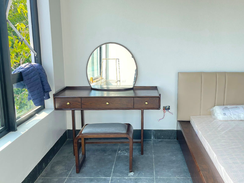 Bàn phấn màu óc chó BP20